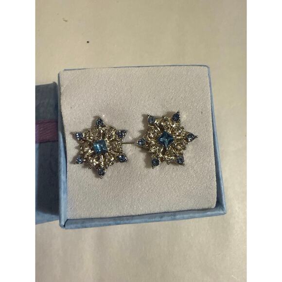 NWT Blue and Silvertone Stud Snowflake Earrings 9/16 inches long - Picture 2 of 3